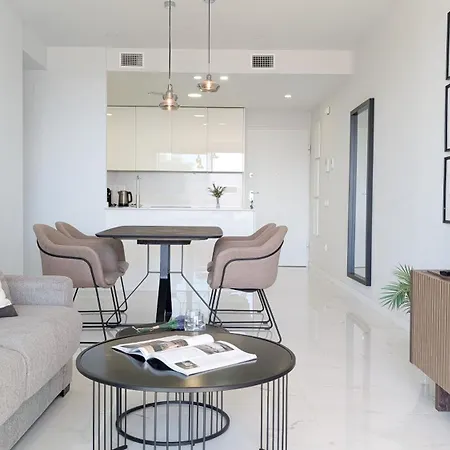 Sea View Apartment *